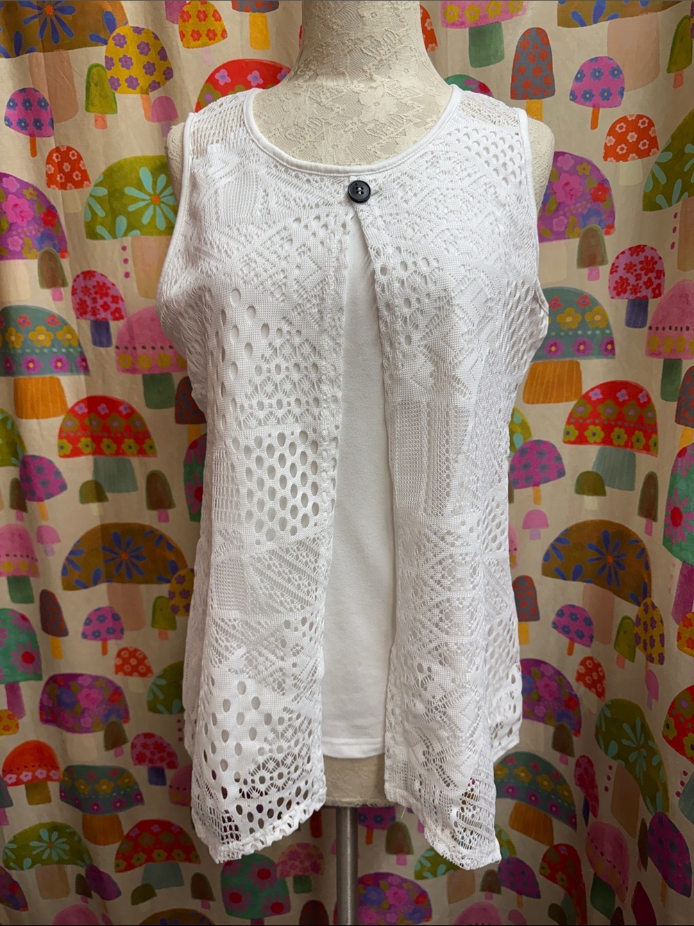 Women's White Crochet Open-Front Sleeveless Tank Top. XL